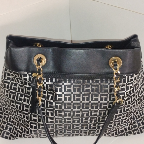 Tommy Hilfiger - Picture 6 of 9